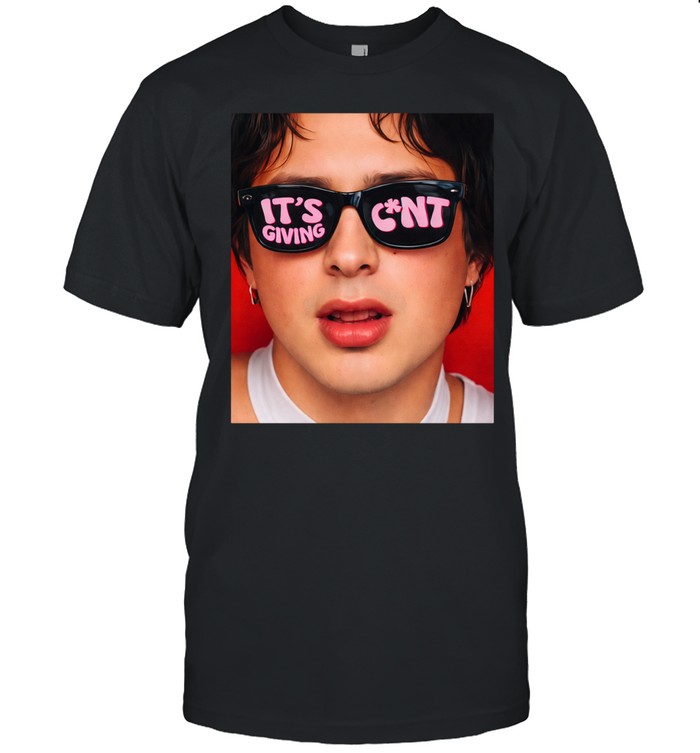 it’s giving cunt Unisex T-Shirt