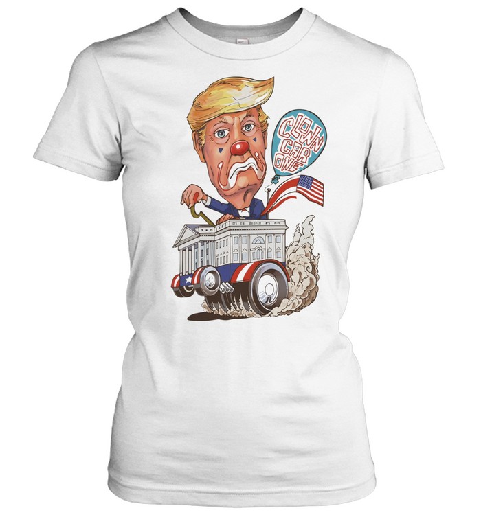 Trump clown car cartoon Women T-Shirt